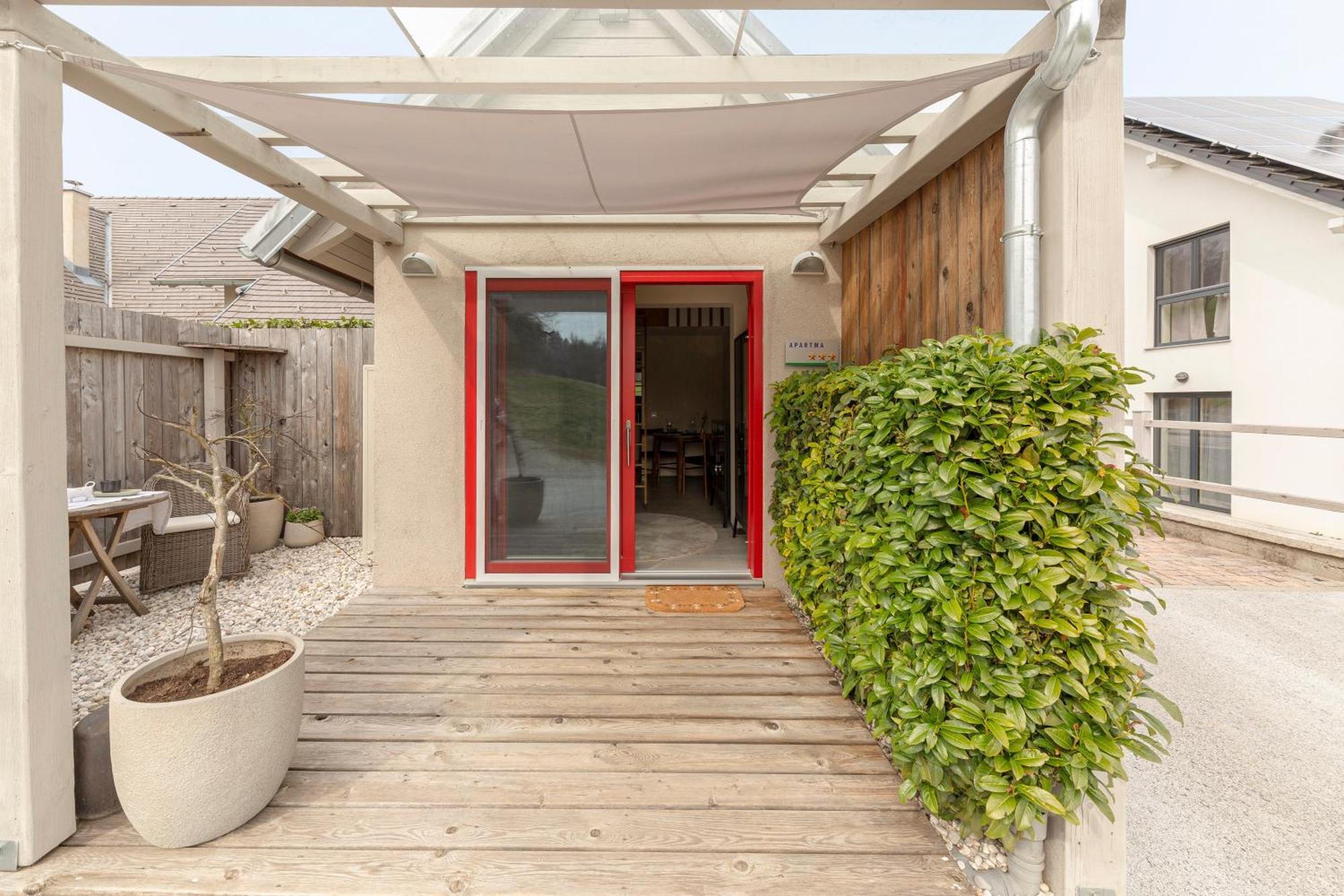 Garden Living Apartment Bled Exterior photo
