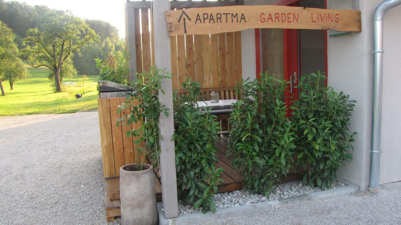 Garden Living Apartment Bled Exterior photo